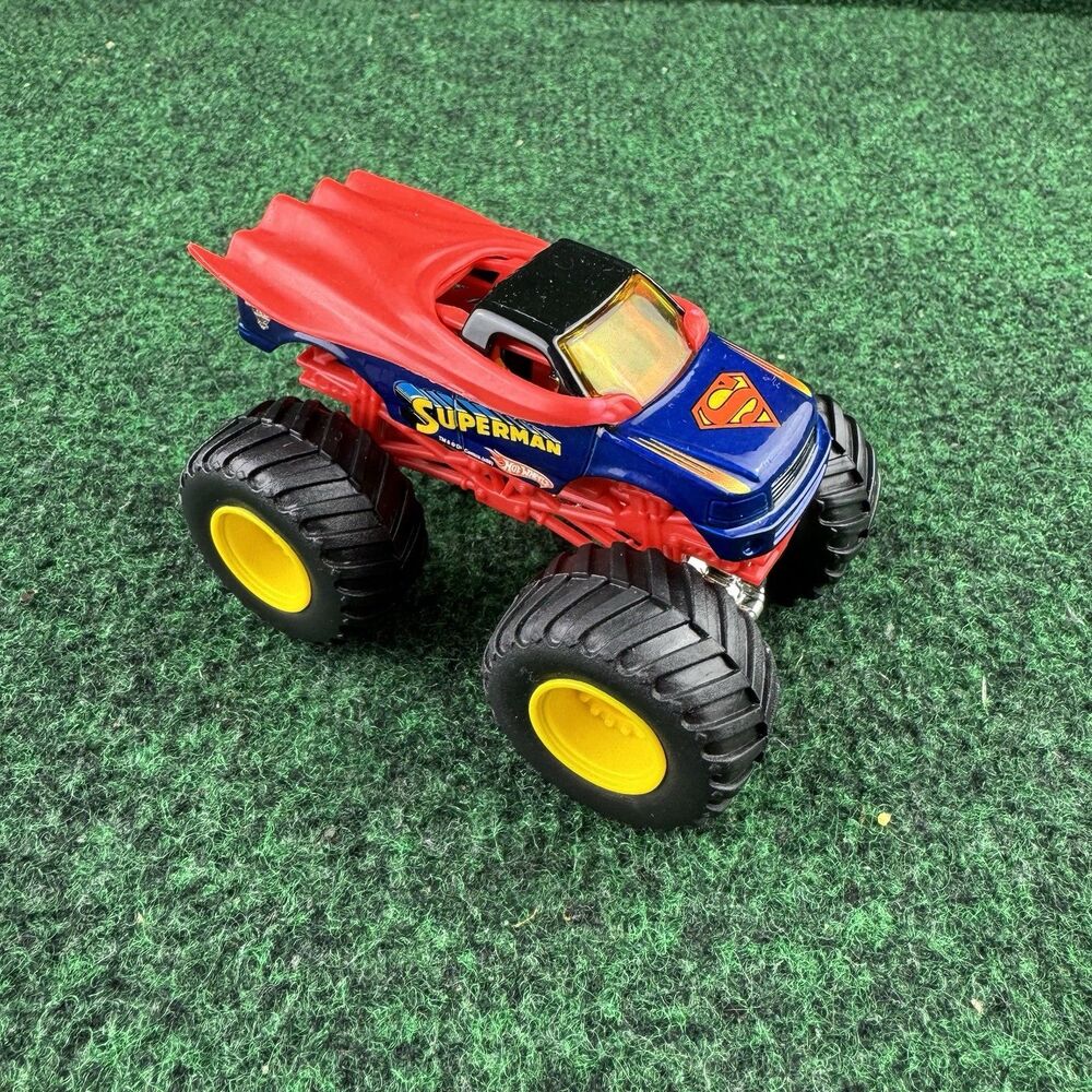 2008 HOT WHEELS MONSTER JAM SUPERMAN 50/75 BLUE MJ78